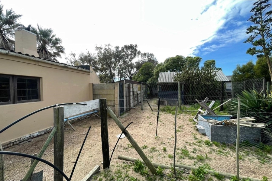 5 Bedroom Property for Sale in Stompneus Bay Western Cape
